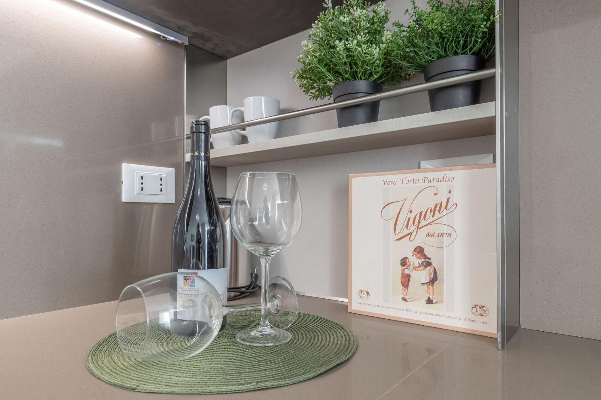 Italian Experience-Suite Ateneo Pavia Exteriör bild