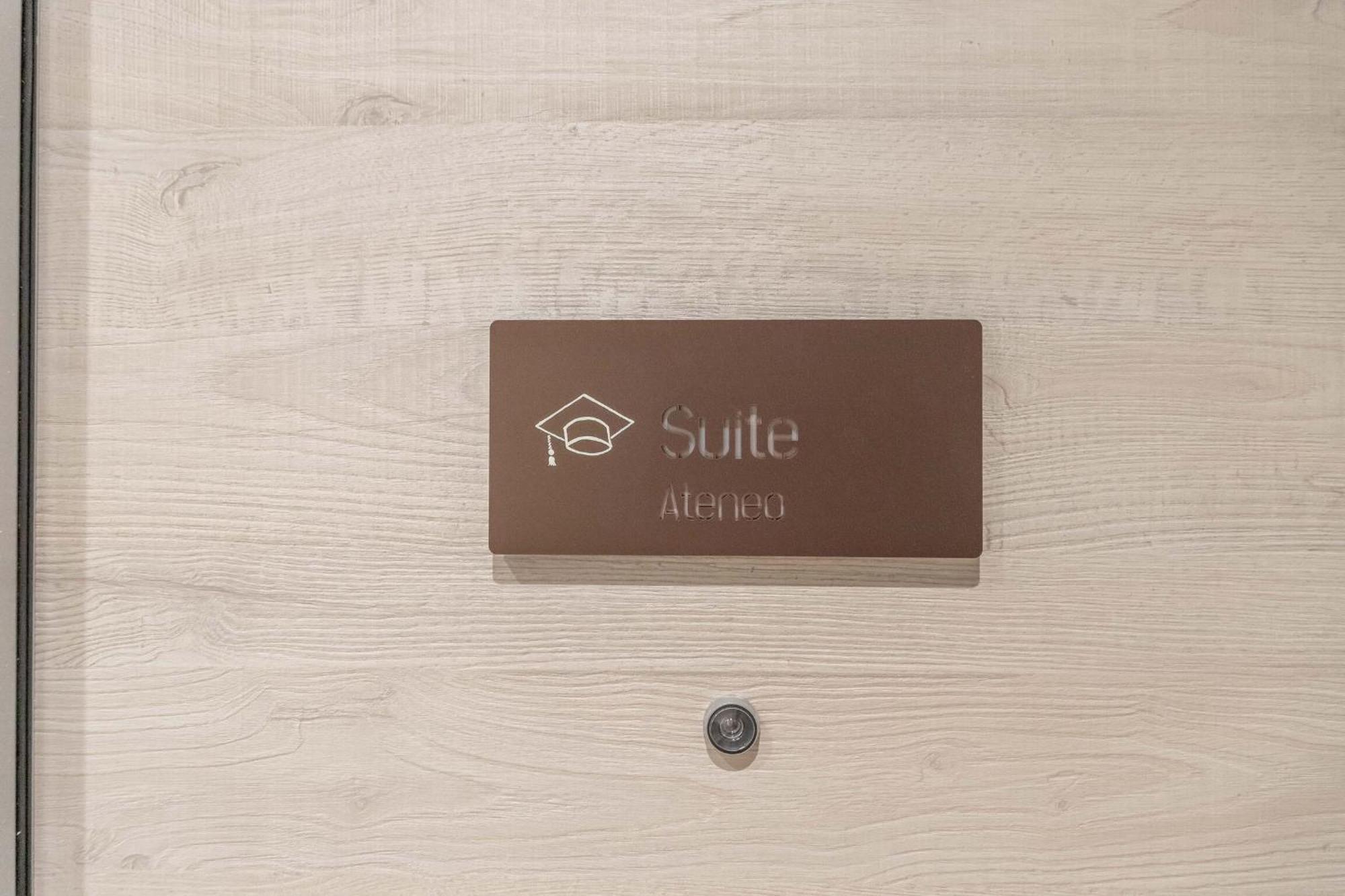 Italian Experience-Suite Ateneo Pavia Exteriör bild